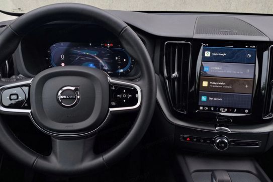 Volvo XC60 B5 B AWD Plus Dark aut