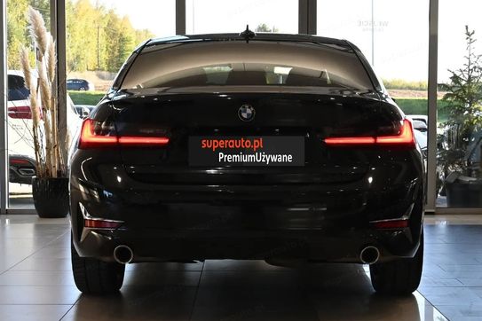 BMW Seria 3 320d xDrive Luxury Line