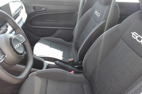 Fiat 600 Hybrid 1.2 Turbo eDCT