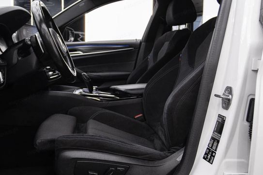 BMW Seria 5 Touring 520d xDrive M Sport