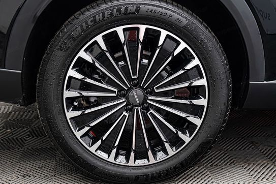 Omoda 9 1.5 Super Hybrid Exclusive AWD