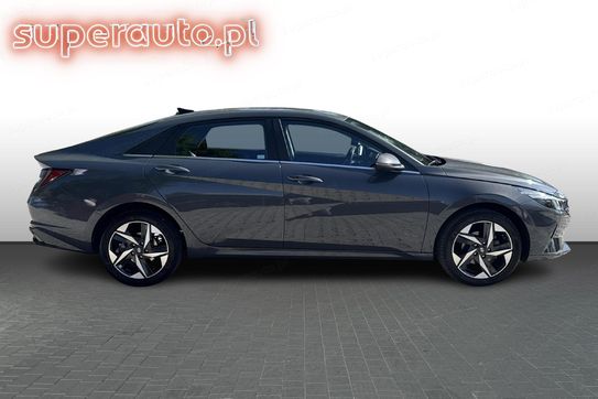 Hyundai Elantra Smart 1.6  CVT