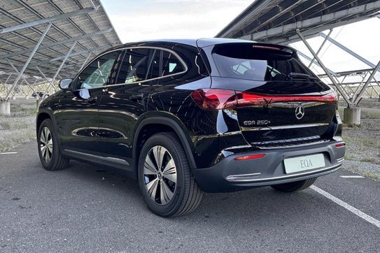 Mercedes EQA 250+  Progressive