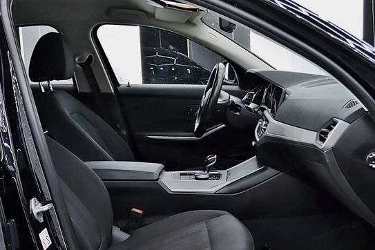 BMW Seria 3 318d M Sport aut