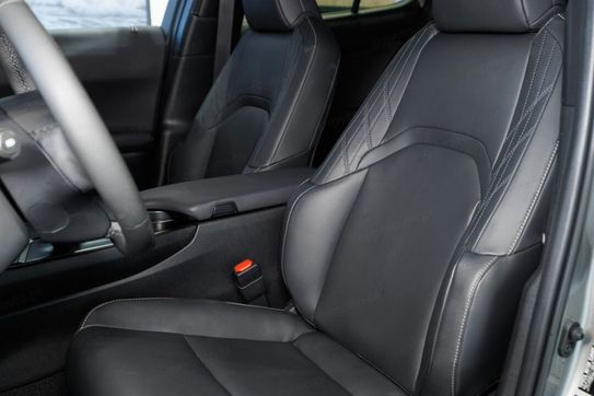 Lexus UX 300h F Sport Design