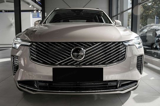 Volvo XC90 T8 AWD Plug-In Hybrid Ultra Bright