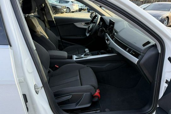 Audi A4 35 TFSI mHEV S Line S tronic