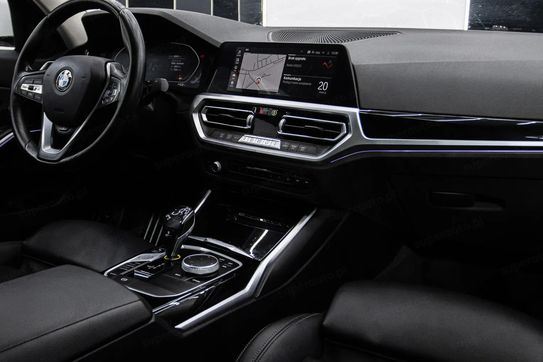BMW Seria 3 318i Sport Line sport-aut