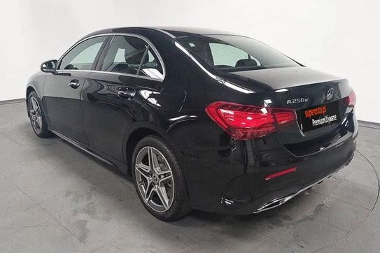 Mercedes Klasa A 250 e AMG Line