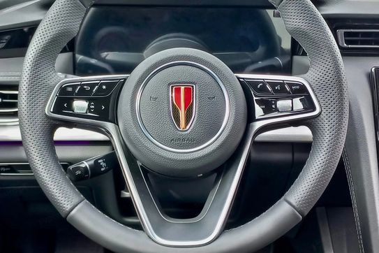 Hongqi H5 Deluxe 2.0T DSG