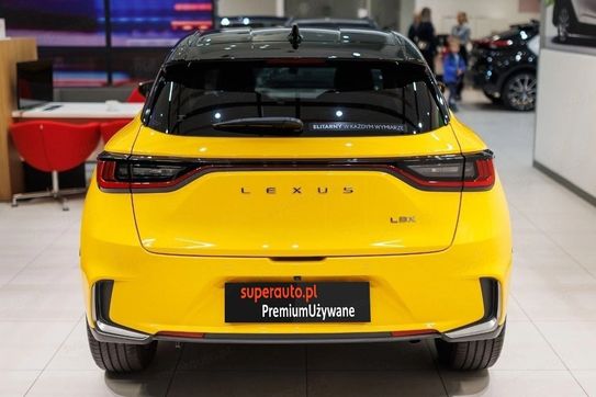 Lexus LBX Hybrid Cool