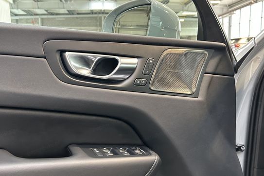 Volvo XC60 B5 B AWD Plus Bright