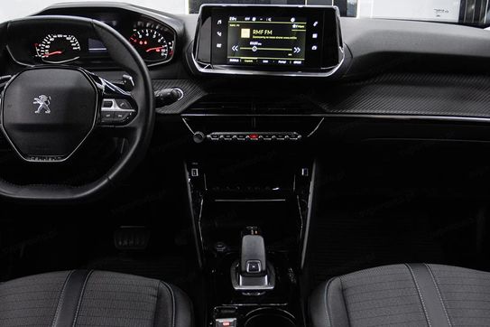 Peugeot 2008 1.2 Puretech Allure S&S EAT8