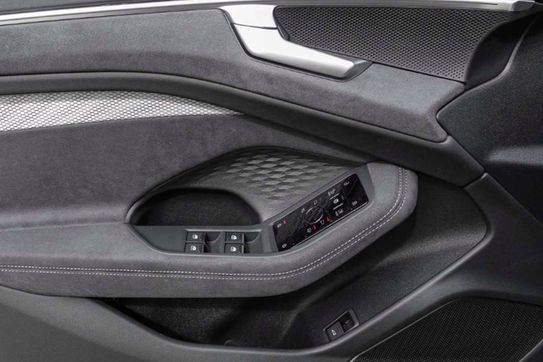 Audi A6 TDI quattro S line Avant