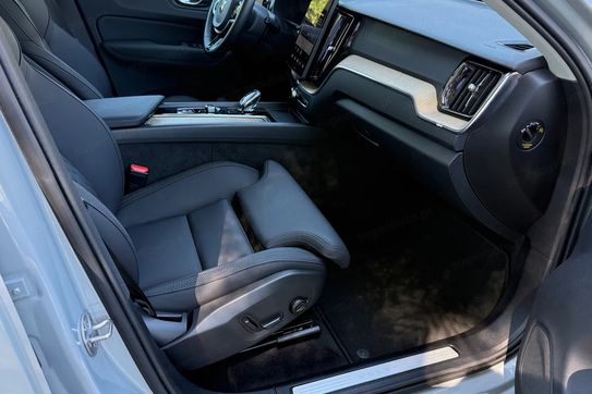 Volvo XC60 B5 B AWD Plus Dark