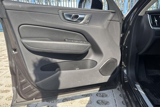 Volvo XC60 B4 B Plus Dark