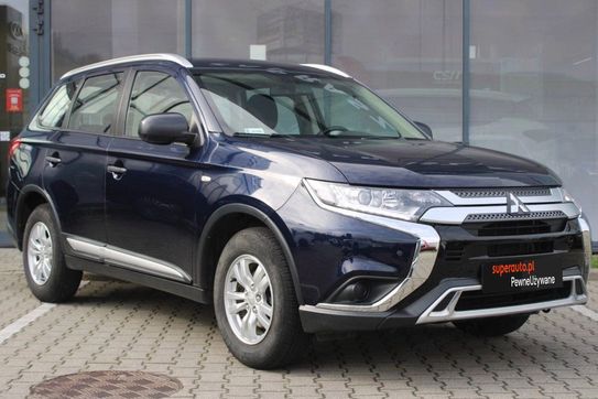 Mitsubishi Outlander Invite + 2WD