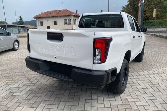 Toyota HiLux mHEV Double Cab Live 4x4 aut