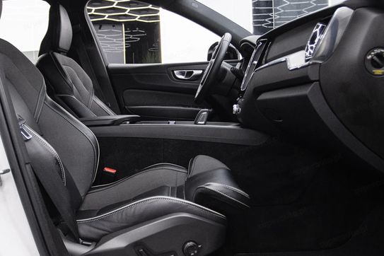 Volvo XC60 B4 B Plus Dark aut