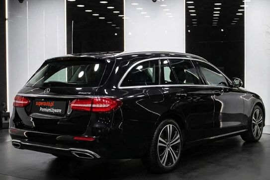 Mercedes Klasa E Kombi 220 d 4MATIC Avantgarde
