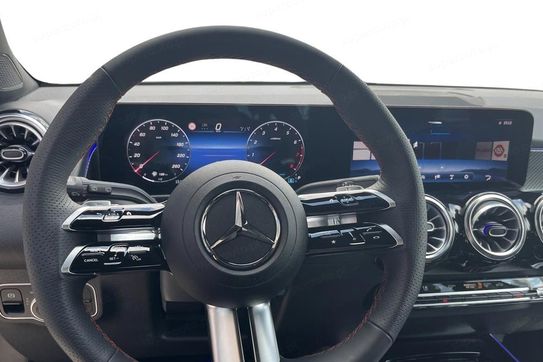 Mercedes GLB 220  4-Matic AMG Line