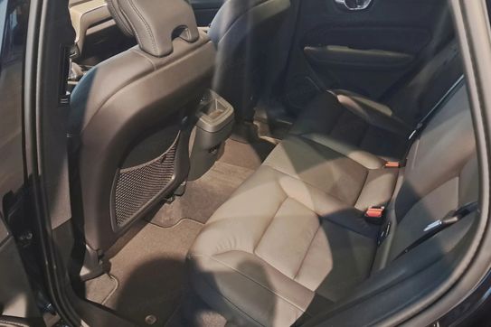 Volvo XC60 B5 B AWD Plus Dark