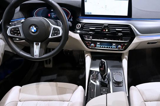BMW Seria 5 540i xDrive mHEV aut
