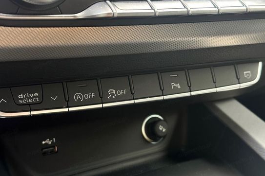 Audi A4 40 TFSI mHEV S tronic