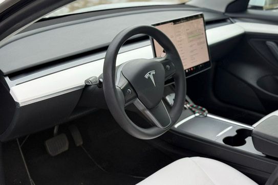 Tesla Model 3 RWD