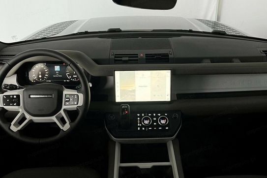 Land Rover Defender 110 D300 X-Dynamic SE