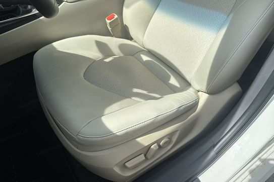 Toyota Camry Executive 2.5 Hybrid  CVT