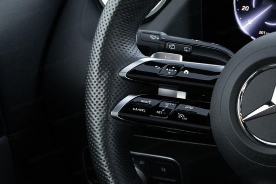 Mercedes EQA 250+  Electric Art