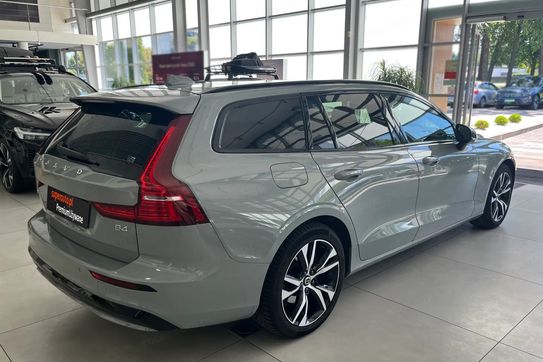 Volvo V60 B4 B Plus Dark aut