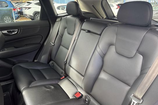 Volvo XC60 B4 B Plus Dark