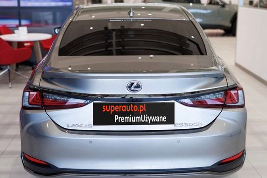 Lexus ES 300h F Sport Design