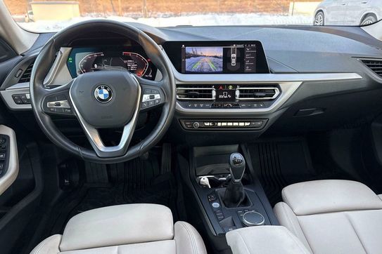 BMW Seria 2 218i Advantage