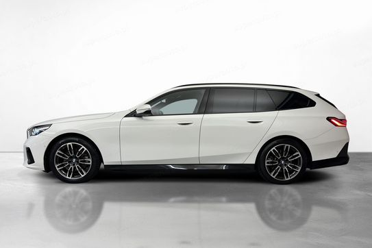 BMW Seria 5 520i mHEV aut