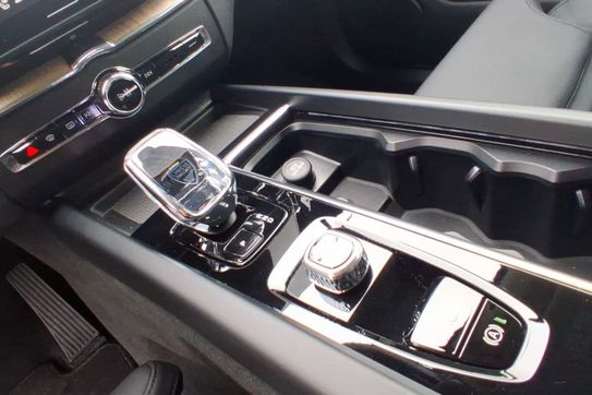 Volvo XC60 B5 B AWD Plus Bright aut