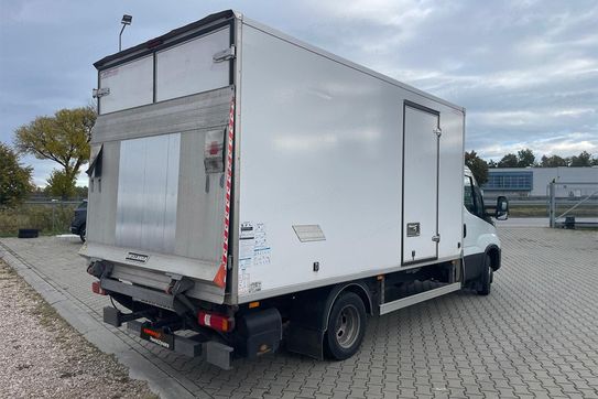 Iveco Daily 50C18 Kontener Chłodnia 8EP do -5°C + Winda