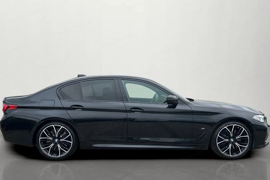 BMW Seria 5 M550i xDrive