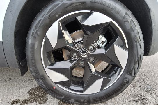 Renault Captur Techno 1.8 E-Tech Full Hybrid AT