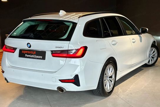 BMW Seria 3 318i Advantage aut