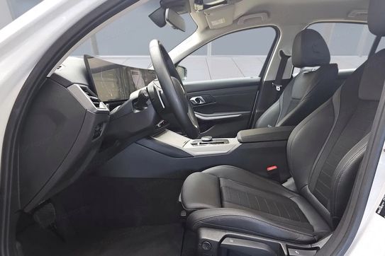 BMW Seria 3 318i aut