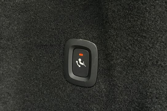 Volvo XC60 B5 B AWD Plus Dark