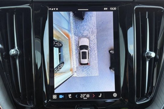 Volvo XC60 T6 Plug-In Hybrid AWD Ultra Bright