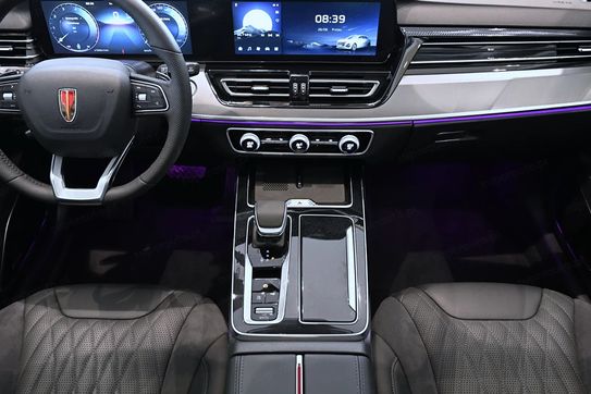 Hongqi HS5 2.0T AWD