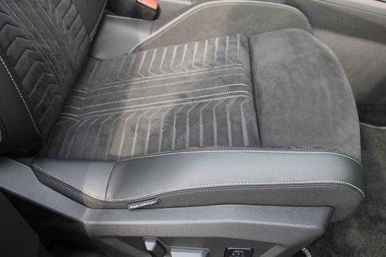 Peugeot 5008 GT Exclusive S&S e-DCS6 1.2 PureTech mHEV