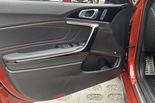 Kia ProCeed GT  1.6 T-GDI DCT