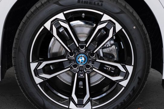 BMW iX2 xDrive30 M Sport