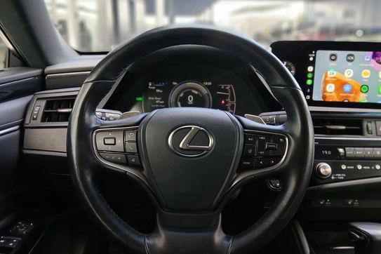 Lexus ES 300h Business Edition